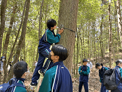 Students from Shimanto High School installing a camera